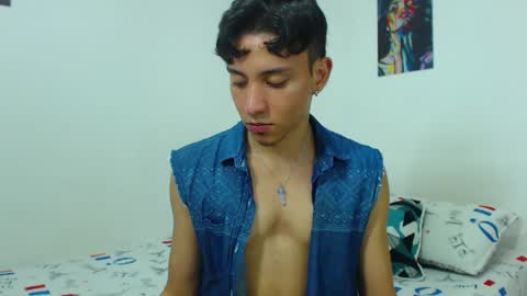 Snapshot of your_boy_hot chatting on May 31, 11:50 pm your boy online show from May 31, 11:50 pm