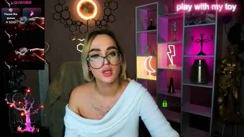 your bunny12 online show from November 25, 2:28 pm