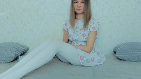 Snapshot of your_caramelka chatting on January 17, 12:31 pm Lily online show from January 17, 12:31 pm