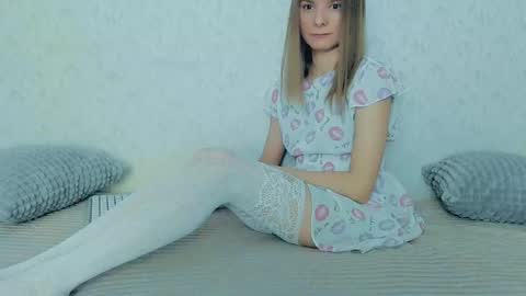 Snapshot of your_caramelka chatting on February 26, 12:47 pm Lily online show from February 26, 12:47 pm