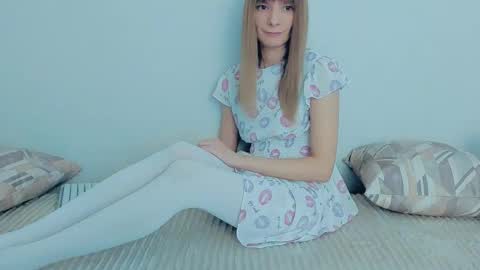 Snapshot of your_caramelka chatting on October 15, 6:46 am Lily online show from October 15, 6:46 am