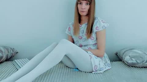 Snapshot of your_caramelka chatting on December 16, 7:13 am Lily online show from December 16, 7:13 am