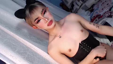 Snapshot of your_dimplecummer chatting on February 17, 2:59 pm CALL ME DIMPLE STAR xx online show from February 17, 2:59 pm