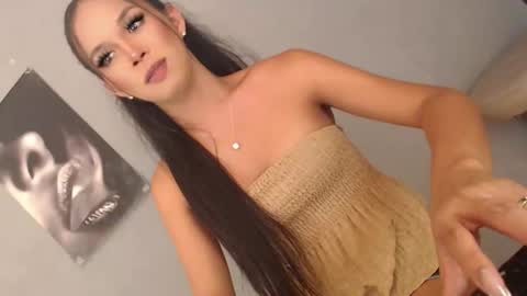 LARA online show from February 21, 6:53 pm