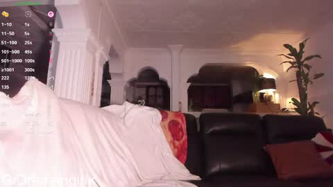 Snapshot of your_dreaamgirlx chatting on July 5, 9:22 pm Isabella online show from July 5, 9:22 pm