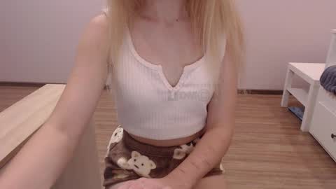 your_dream6996 online show from September 24, 8:45 pm