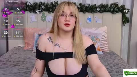 Snapshot of your_dream_nancy chatting on December 18, 1:17 pm Nancy online show from December 18, 1:17 pm