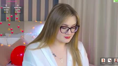 Snapshot of your_dream_nancy chatting on February 17, 1:18 pm Nancy online show from February 17, 1:18 pm