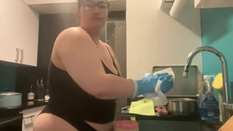 your_favorite_toy91231 online show from June 17, 1:01 pm