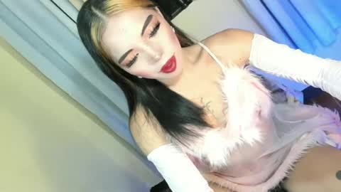 Snapshot of your_girl_yeka chatting on July 6, 8:55 am your_girl_yeka online show from July 6, 8:55 am