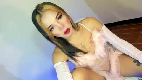 Snapshot of your_girl_yeka chatting on July 14, 8:19 am your_girl_yeka online show from July 14, 8:19 am