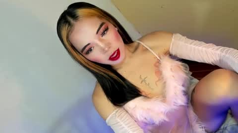 Snapshot of your_girl_yeka chatting on August 2, 7:40 am your_girl_yeka online show from August 2, 7:40 am