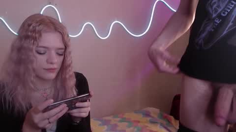 Snapshot of your_horny_friends chatting on February 19, 9:06 am Your Horny Friends online show from February 19, 9:06 am