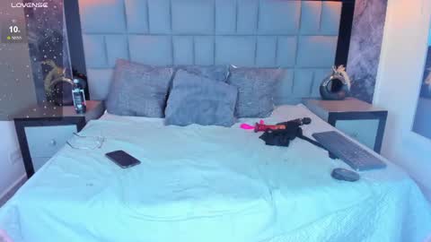 your_lady_milf online show from June 11, 12:32 am