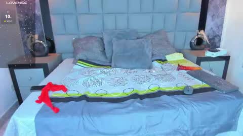your_lady_milf online show from June 19, 7:28 pm