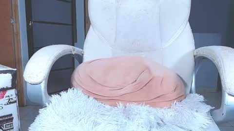 Snapshot of your_latin_girl chatting on January 6, 1:53 am your_latin_girl online show from January 6, 1:53 am