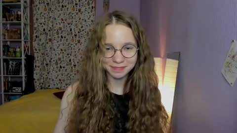 Leslie online show from September 15, 2:11 am