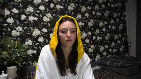 Snapshot of your_little_flexible_girl chatting on December 21, 9:58 pm Meri online show from December 21, 9:58 pm