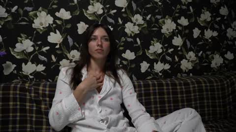 Snapshot of your_little_flexible_girl chatting on December 22, 9:20 pm Meri online show from December 22, 9:20 pm