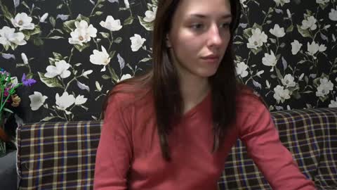 Snapshot of your_little_flexible_girl chatting on December 27, 9:11 pm Meri online show from December 27, 9:11 pm
