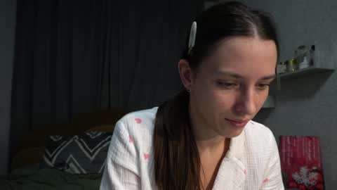 Snapshot of your_little_flexible_girl chatting on January 4, 12:59 am Meri online show from January 4, 12:59 am