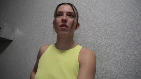 Snapshot of your_little_flexible_girl chatting on February 5, 9:29 pm Meri online show from February 5, 9:29 pm