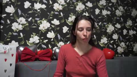 Snapshot of your_little_flexible_girl chatting on February 15, 9:15 pm Meri online show from February 15, 9:15 pm