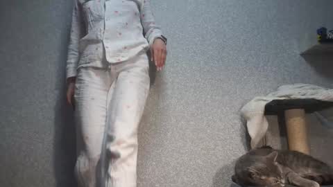 Snapshot of your_little_flexible_girl chatting on February 24, 9:31 pm Meri online show from February 24, 9:31 pm