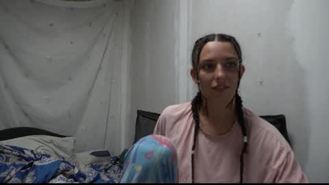 Snapshot of your_little_flexible_girl chatting on September 20, 8:43 pm Meri online show from September 20, 8:43 pm