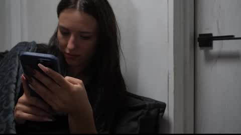 Snapshot of your_little_flexible_girl chatting on September 25, 7:39 pm Meri online show from September 25, 7:39 pm