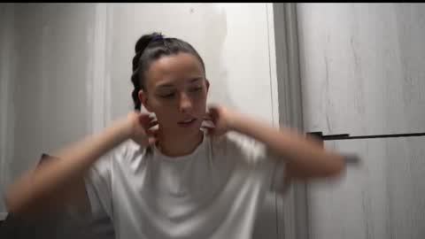 Snapshot of your_little_flexible_girl chatting on October 7, 7:00 pm Meri online show from October 7, 7:00 pm