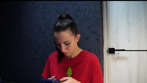 Snapshot of your_little_flexible_girl chatting on November 4, 9:03 pm Meri online show from November 4, 9:03 pm