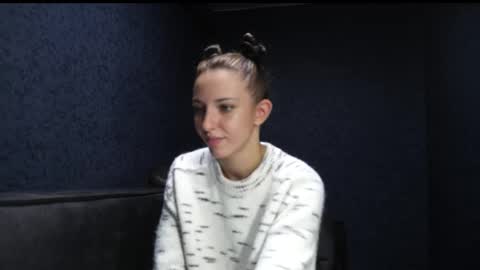 Snapshot of your_little_flexible_girl chatting on November 14, 9:46 pm Meri online show from November 14, 9:46 pm