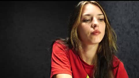 Snapshot of your_little_flexible_girl chatting on November 15, 10:04 pm Meri online show from November 15, 10:04 pm