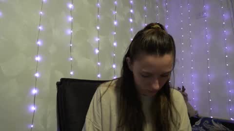 Snapshot of your_little_flexible_girl chatting on January 8, 9:28 pm Meri online show from January 8, 9:28 pm