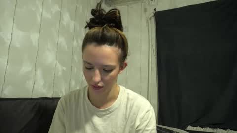 Snapshot of your_little_flexible_girl chatting on February 8, 10:13 pm Meri online show from February 8, 10:13 pm