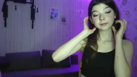 Snapshot of your_little_sophie_ chatting on March 21, 10:24 pm sophie online show from March 21, 10:24 pm