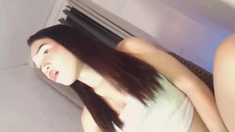 Snapshot of your_luckygirl88 chatting on October 28, 12:47 am your_luckygirl88 online show from October 28, 12:47 am