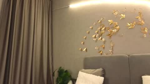 Jessica Loyd online show from March 3, 12:37 pm