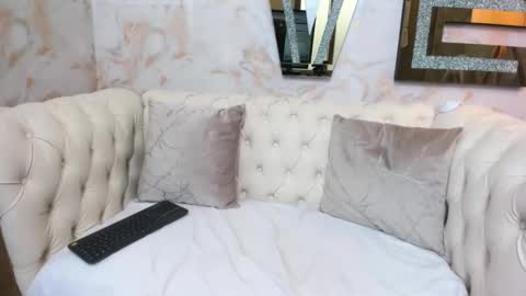 Snapshot of your_naughtyangel chatting on November 6, 8:10 pm Evelin online show from November 6, 8:10 pm