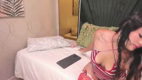 Snapshot of your_naughtyangel chatting on November 21, 2:21 am Evelin online show from November 21, 2:21 am