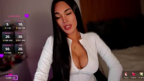 Miss Larah online show from December 3, 3:58 am