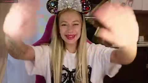 Alice  online show from July 4, 12:39 am