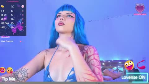Snapshot of your_rosenrot chatting on May 19, 2:40 am Daniela Help me reach 100 likes online show from May 19, 2:40 am