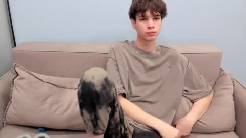 your_shy_guy online show from November 9, 7:06 am