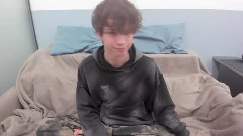 your_shy_guy online show from June 28, 9:43 pm