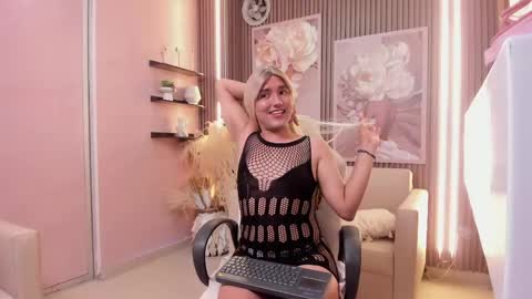 Snapshot of your_sissytrans chatting on May 5, 11:24 pm NATASHA online show from May 5, 11:24 pm