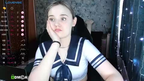 Snapshot of your_small_bunny chatting on February 9, 8:11 am Molly online show from February 9, 8:11 am