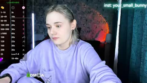 Snapshot of your_small_bunny chatting on May 19, 2:07 am Molly online show from May 19, 2:07 am