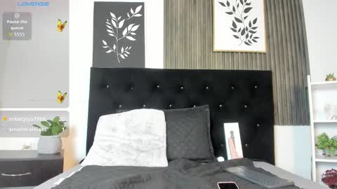 your_submissive_ online show from November 19, 8:31 pm